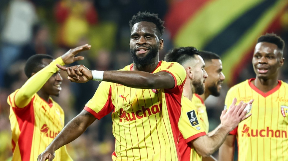 Ligue 1: Lens &eacute;crase Angers et reprend la t&ecirc;te