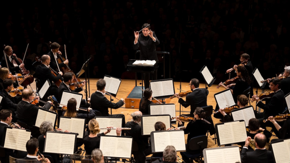 La Luzerner Sinfonieorchester a Ferrara Musica diretta da Michael Sanderling