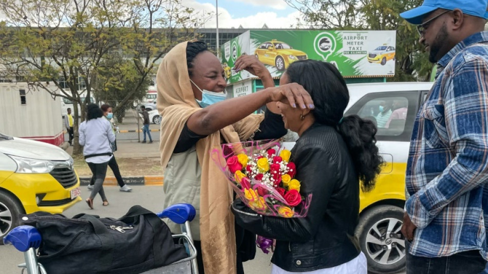 Ethiopie: premier vol commercial au Tigr&eacute; en 18 mois, larmes et embrassades