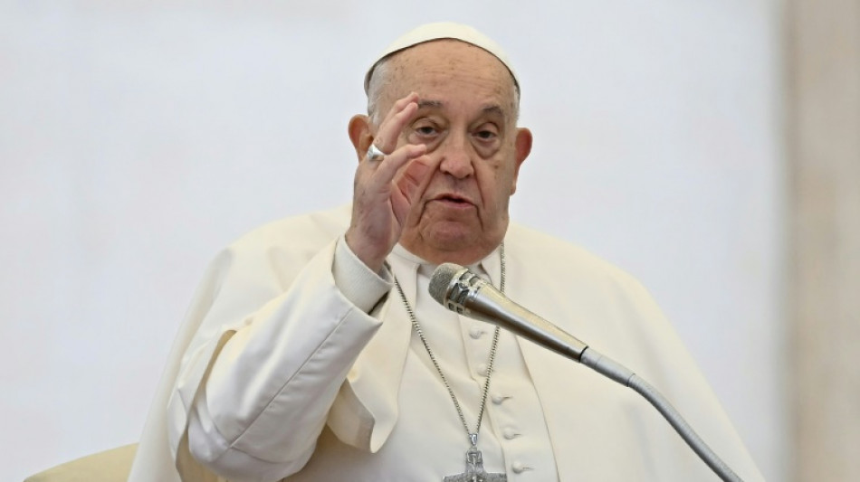 Invasi&oacute;n rusa de Ucrania es un "desastre vergonzoso para la humanidad", deplora el papa
