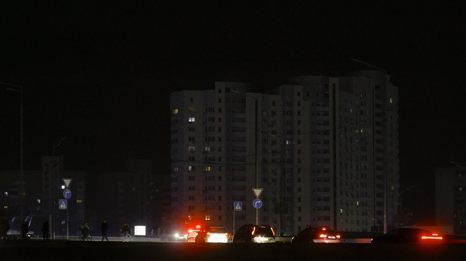 Ucraina: centinaia di missili e droni russi su Kiev, 3 feriti