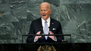 Biden soutient les "femmes courageuses" en Iran, T&eacute;h&eacute;ran r&eacute;prime des manifestations