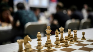 Prod&iacute;gio indiano de 17 anos faz hist&oacute;ria no xadrez