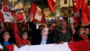 L&iacute;der de extrema direita pede novas elei&ccedil;&otilde;es no Peru depois de ficar fora do 2&ordm; turno