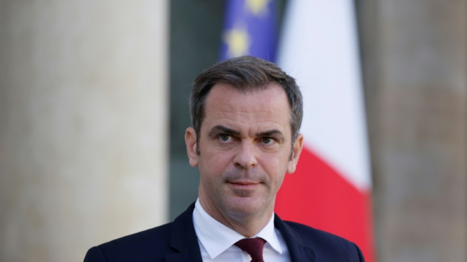 Retraites: des annonces "d'ici la fin de la 2e semaine de d&eacute;cembre", assure V&eacute;ran 