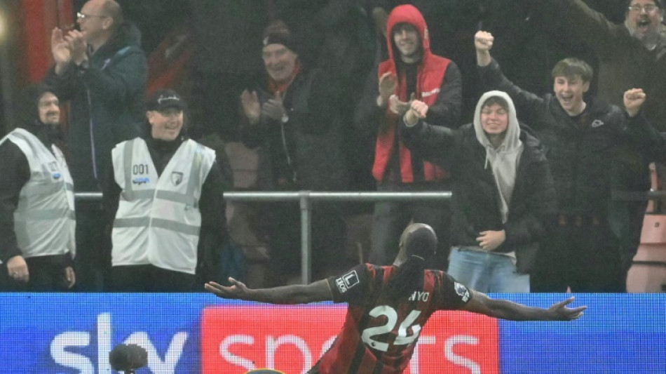 Bournemouth vira sobre Fulham e dorme na vice-lideran&ccedil;a do Ingl&ecirc;s