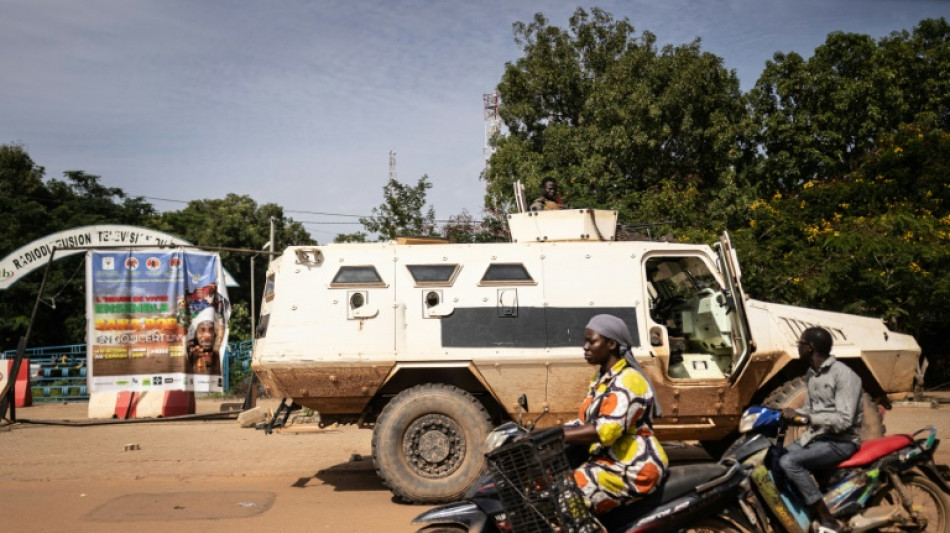 Burkina: l'arm&eacute;e ne reconna&icirc;t pas le coup d'Etat militaire, situation tendue &agrave; Ouagadougou 