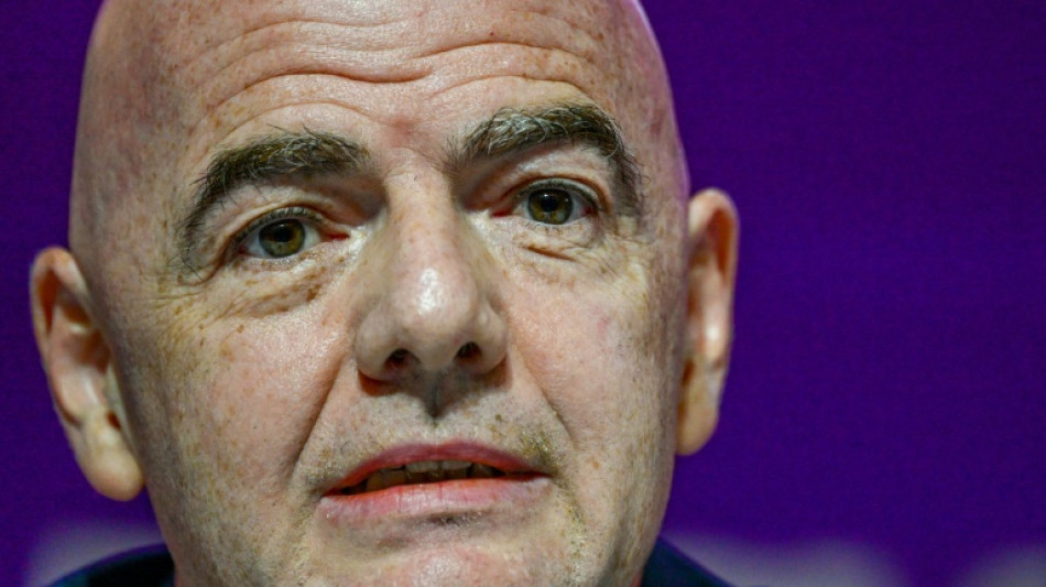 Mondial: le patron de la Fifa se sent "migrant" et fustige les "le&ccedil;ons de morale"