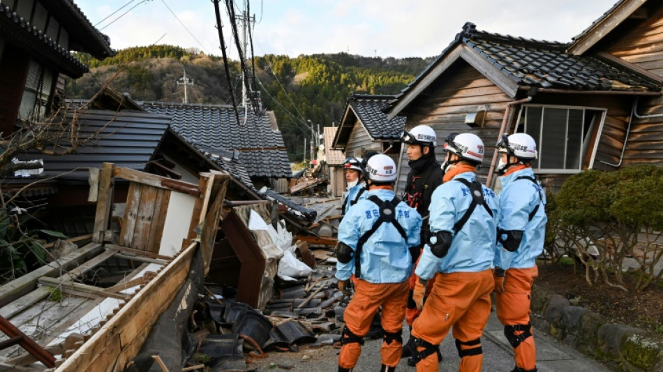 Lluvias dificultan rescate tras sismo que dej&oacute; 55 muertos en Jap&oacute;n