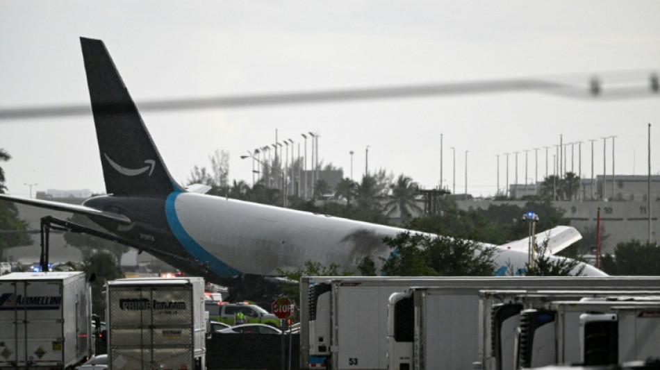 Cinco muertos en accidente de avi&oacute;n de carga que se sali&oacute; de pista en Miami