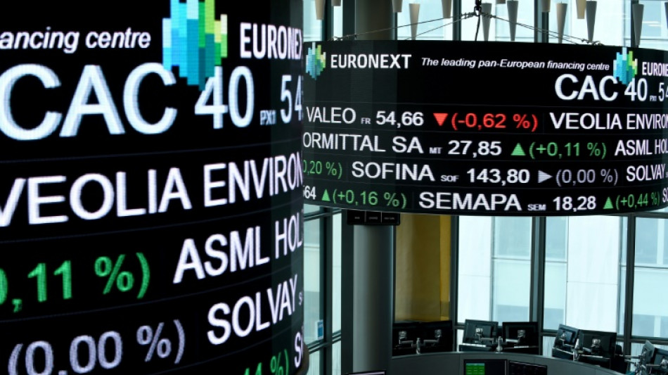 Les valeurs du luxe freinent la Bourse de Paris