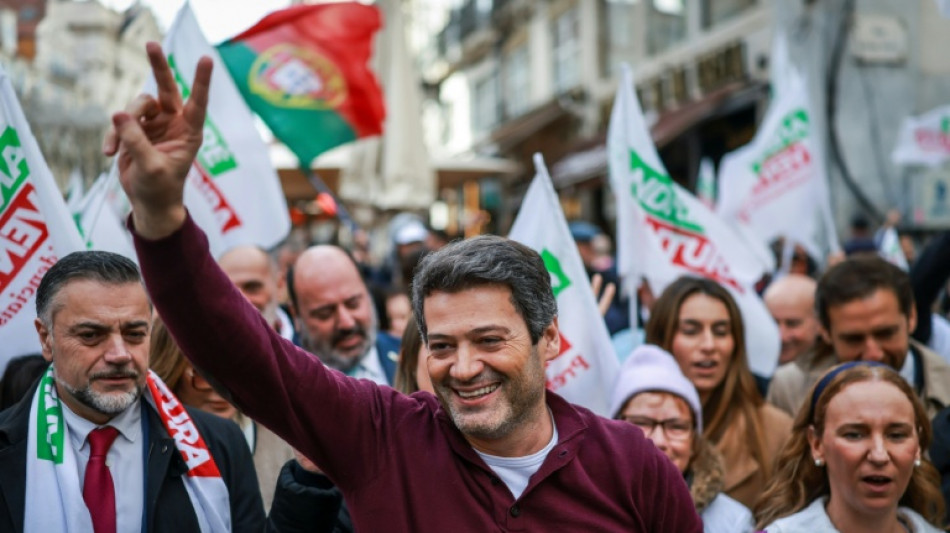 Candidato socialista surpreende e lidera primeiro turno em Portugal