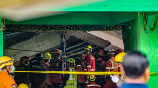 Indon&eacute;sie: 91 personnes sous les d&eacute;combres d'une &eacute;cole effondr&eacute;e, attente angoiss&eacute;e des parents