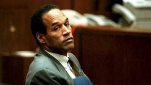 O.J. Simpson, o astro do futebol americano que caiu em desgra&ccedil;a