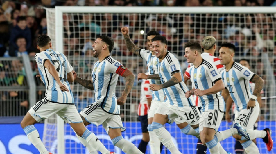 Argentina vence Paraguai e se mant&eacute;m 100% nas Eliminat&oacute;rias