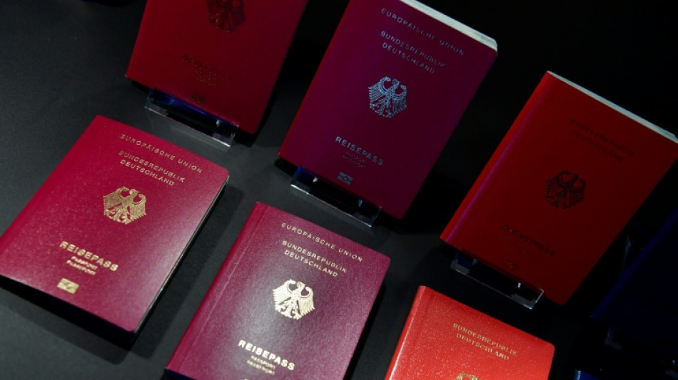 Unionspolitiker stellen doppelte Staatsbürgerschaft in Frage - SPD widerspricht