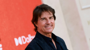 Tom Cruise esquece os her&oacute;is de a&ccedil;&atilde;o na s&aacute;tira ecol&oacute;gica 'Digger'