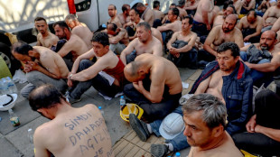 Turqu&iacute;a detiene a 110 mineros en huelga de hambre