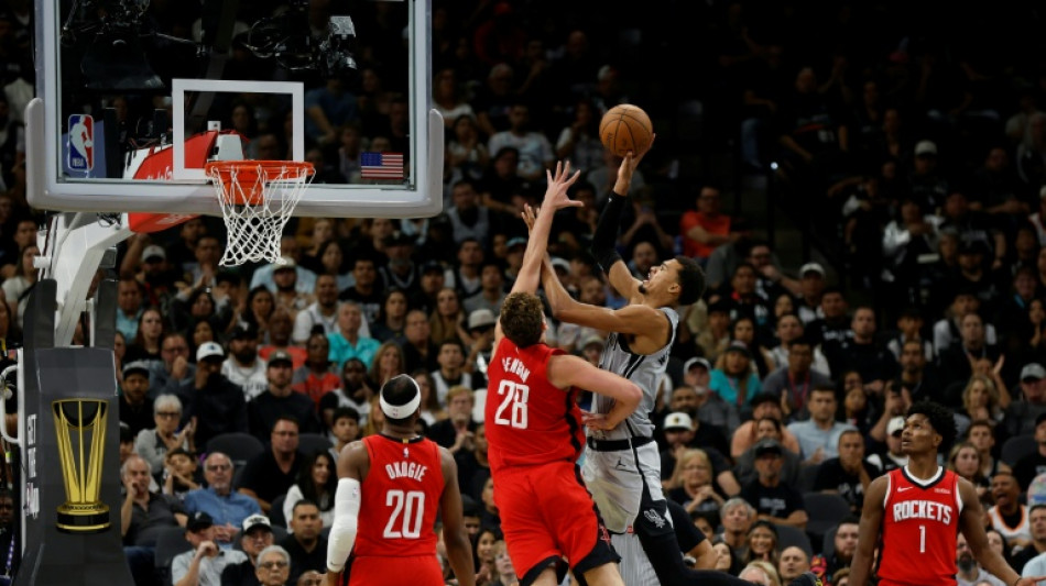 NBA: les Spurs stoppent les Rockets, les Bucks dominent les Bulls