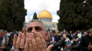 Over 100,000 worshippers perform Friday prayers at Al-Aqsa