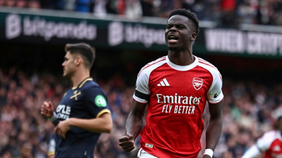 Arsenal e Tottenham vencem e colocam press&atilde;o sobre Liverpool