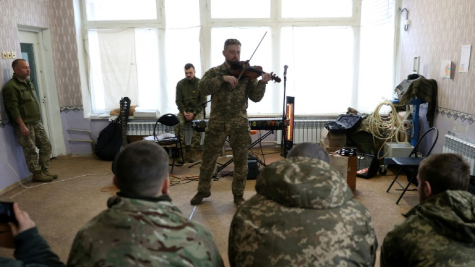 Ukraine: de la musique pour tenter d'oublier les tranch&eacute;es