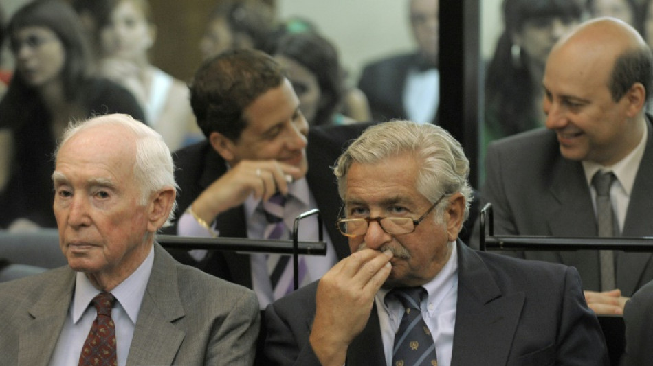 Quince a&ntilde;os de c&aacute;rcel para un represor de la dictadura argentina por apropiarse de su sobrina