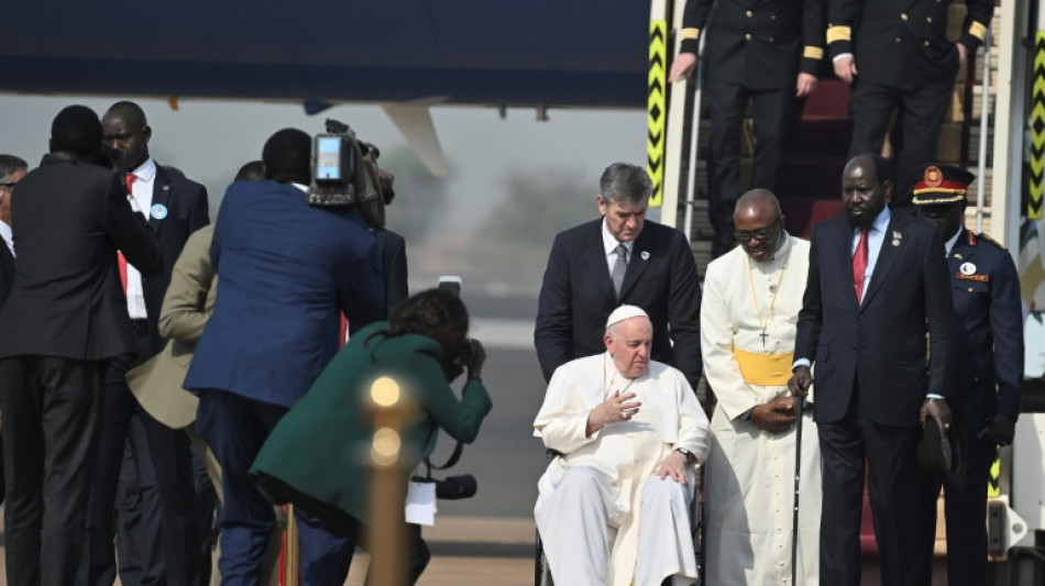 Papst Franziskus zu Fortsetzung von "Friedensreise" im S&uuml;dsudan eingetroffen