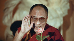 Los tibetanos enfrentan un futuro incierto en el 90º cumpleaños del dalái lama