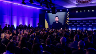 Zelensky se re&uacute;ne com emiss&aacute;rios dos EUA ap&oacute;s acusar Washington de atrasar a entrega de m&iacute;sseis