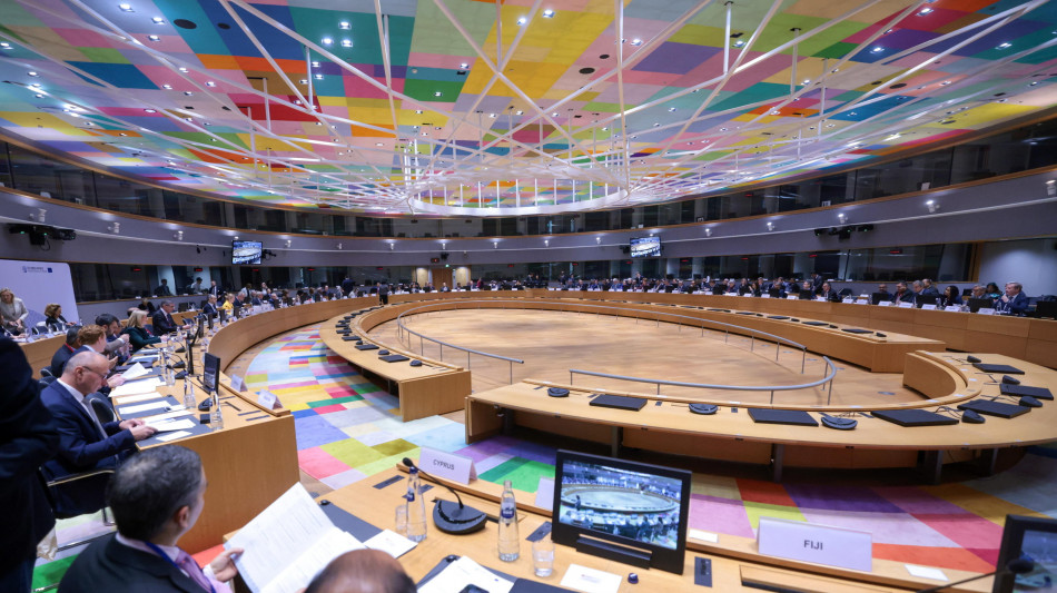 Ft, 'l'Ue verso il s&igrave; per congelare 210 miliardi di asset russi'