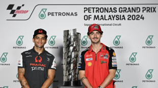 Bagnaia y Mart&iacute;n prefieren correr "en otro lugar" antes que en Valencia, devastada por inundaciones