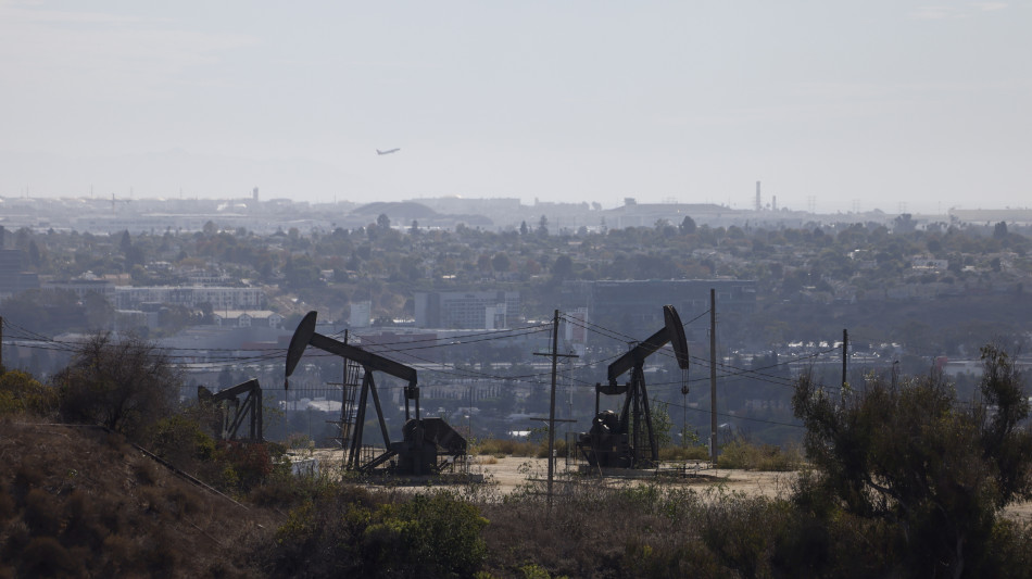 Prezzo del petrolio in rialzo, Wti a 58,79 dollari al barile