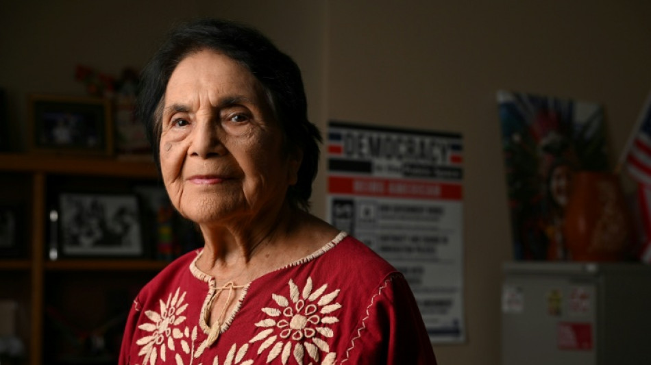 Líder sindical Dolores Huerta insta a movilizarse contra Trump en EEUU