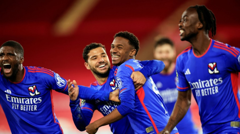 Com gol de Jeffinho, Lyon vence Monaco e sai da lanterna do Franc&ecirc;s