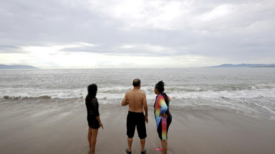 La costa del Pac&iacute;fico de M&eacute;xico se prepara para la llegada del hurac&aacute;n Lidia