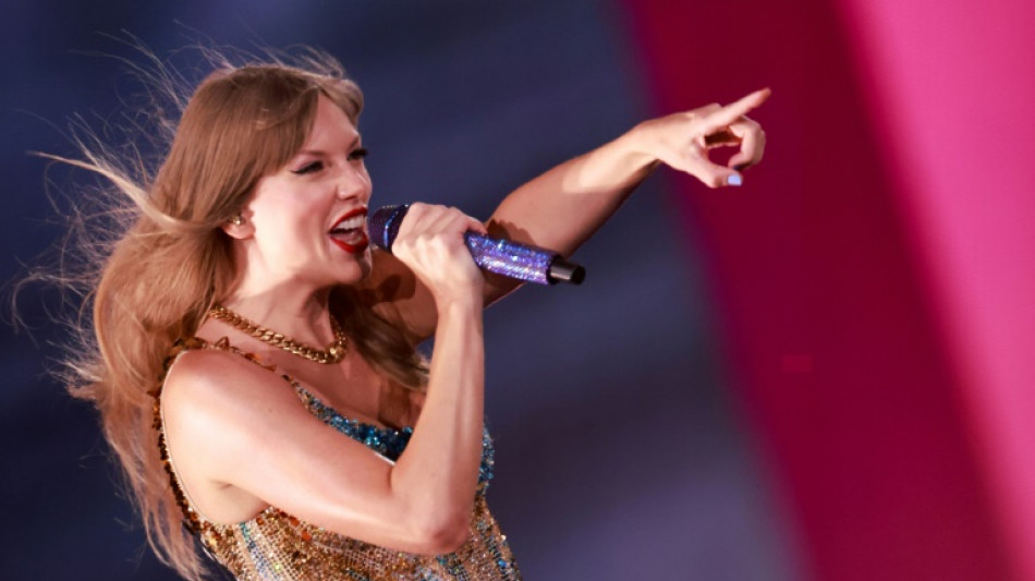 "D&eacute;vast&eacute;e" par la mort d'une fan en pleine canicule &agrave; Rio, Taylor Swift reporte un concert