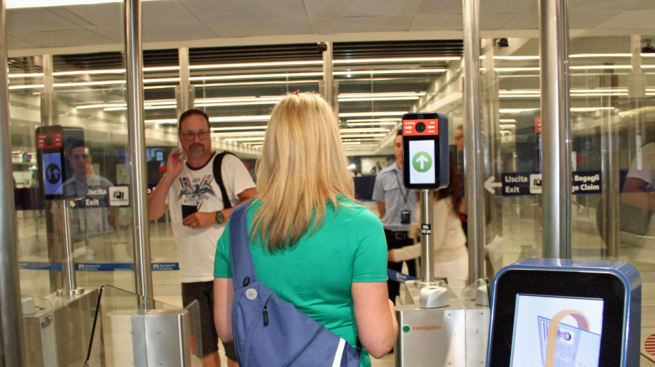 Fiumicino e Malpensa, al via domani i nuovi controlli biometrici