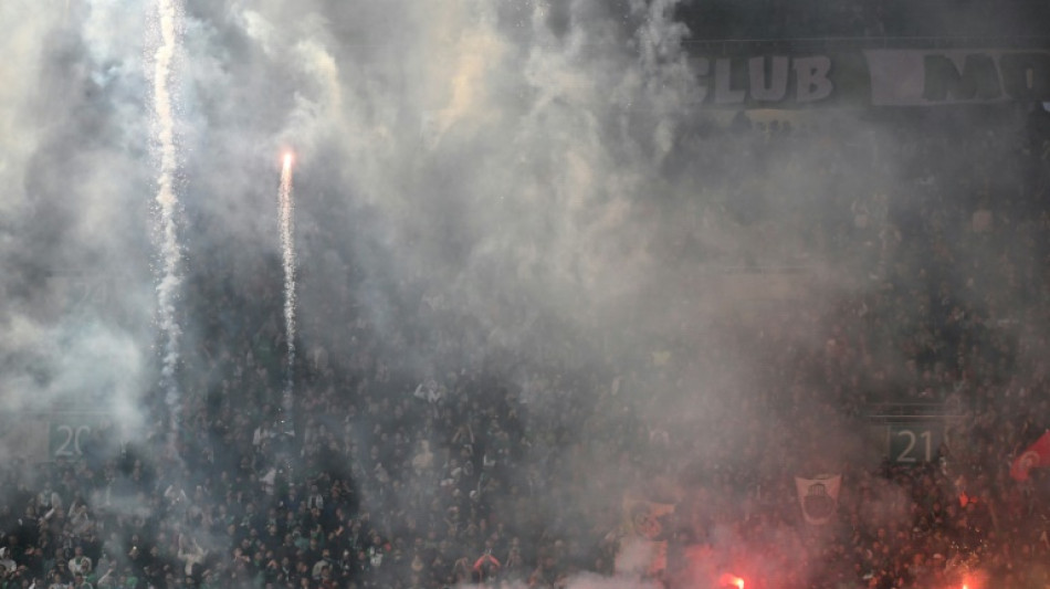 L1: fumig&egrave;nes &agrave; Saint-Etienne, le match contre Monaco interrompu