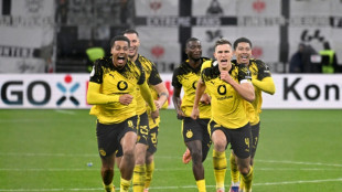 Borussia Dortmund bate Eintracht nos p&ecirc;naltis e avan&ccedil;a na Copa da Alemanha
