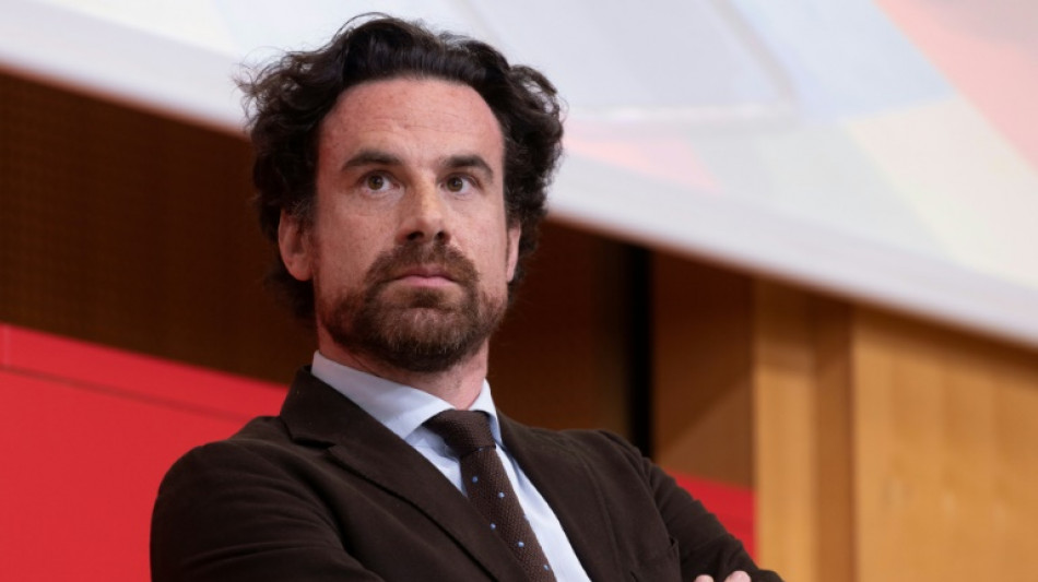 Renuncia el director de una prestigiosa universidad francesa acusado de violencia dom&eacute;stica