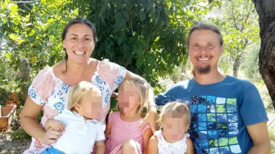Famiglia nel bosco chiede di rimpatriare in Australia