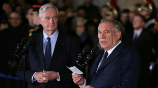 Amts&uuml;bergabe in Frankreich: Zentrums-Politiker Bayrou ist neuer Premierminister