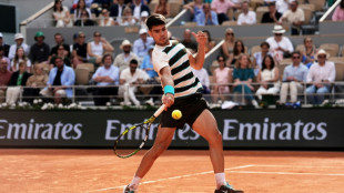 Roland-Garros: Swiatek renversante, Alcaraz encore bousculé en huitièmes