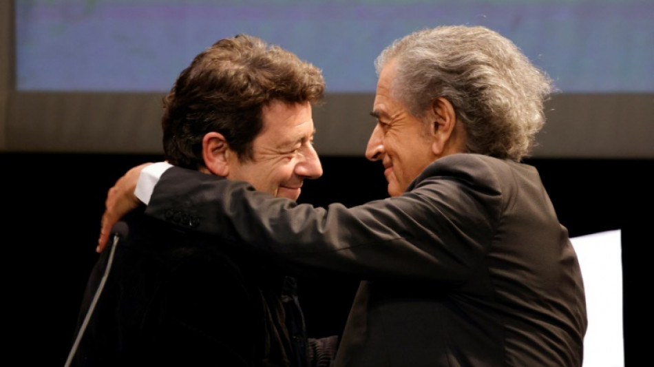 Politiques, &eacute;crivains et acteurs r&eacute;unis pour une soir&eacute;e contre l'antis&eacute;mitisme &agrave; Paris