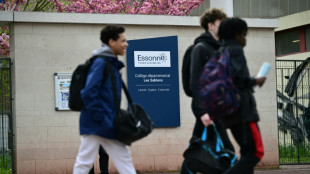 Morte de adolescente ap&oacute;s espancamento causa como&ccedil;&atilde;o na Fran&ccedil;a