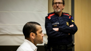 Daniel Alves, condenado por estupro, solicita liberdade provis&oacute;ria