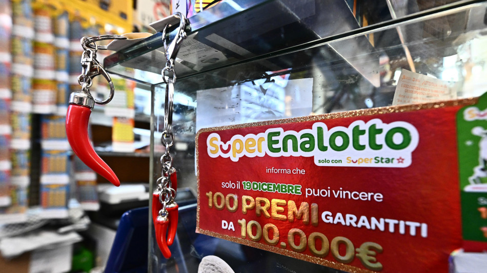 Seconda tranche rincari sigarette, da marted&igrave; la riforma del Lotto e Superenalotto