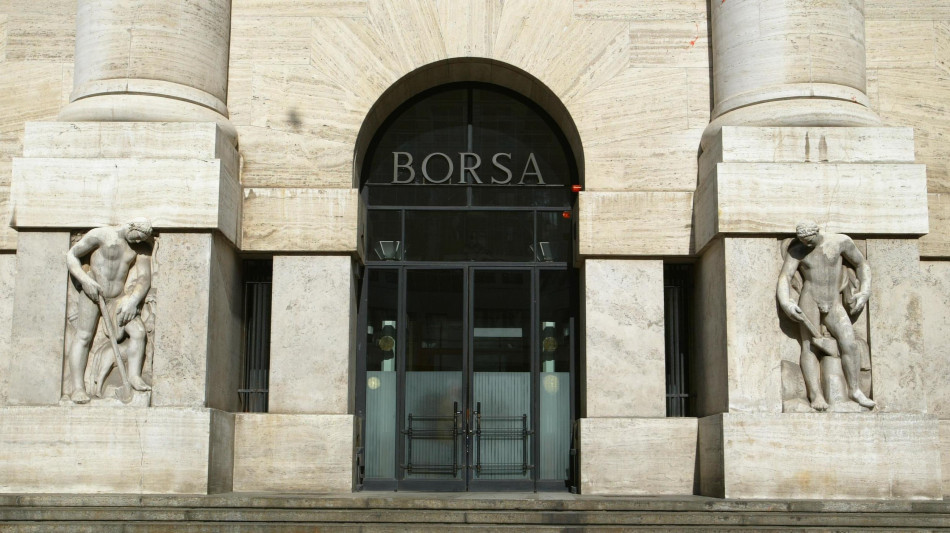 Borsa: Milano tiene (+0,5%) con l'Europa, banche in rialzo