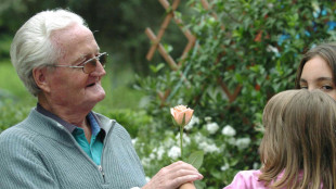 Fare i nonni aiuta a tenere il cervello in forma